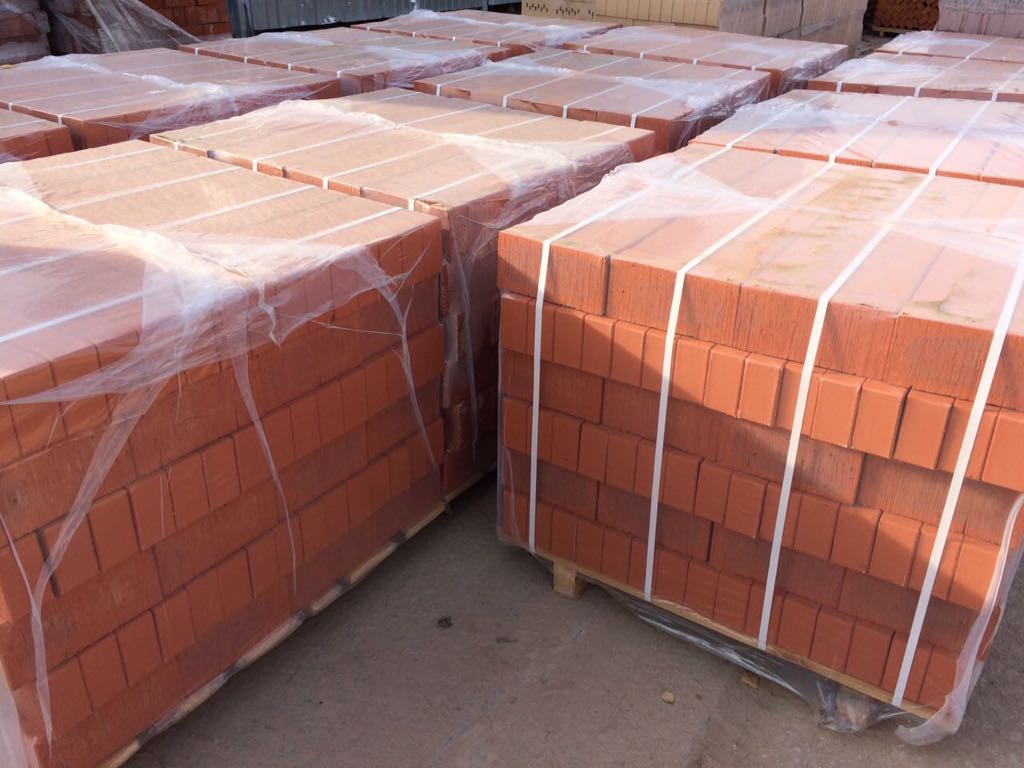 Кирпич полнотелый одинарный М-200 Клинцы