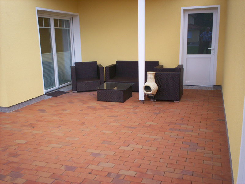 Тротуарная клинкерная брусчатка Vandersanden Radeberg красно-коричневая, 200*100*52 мм